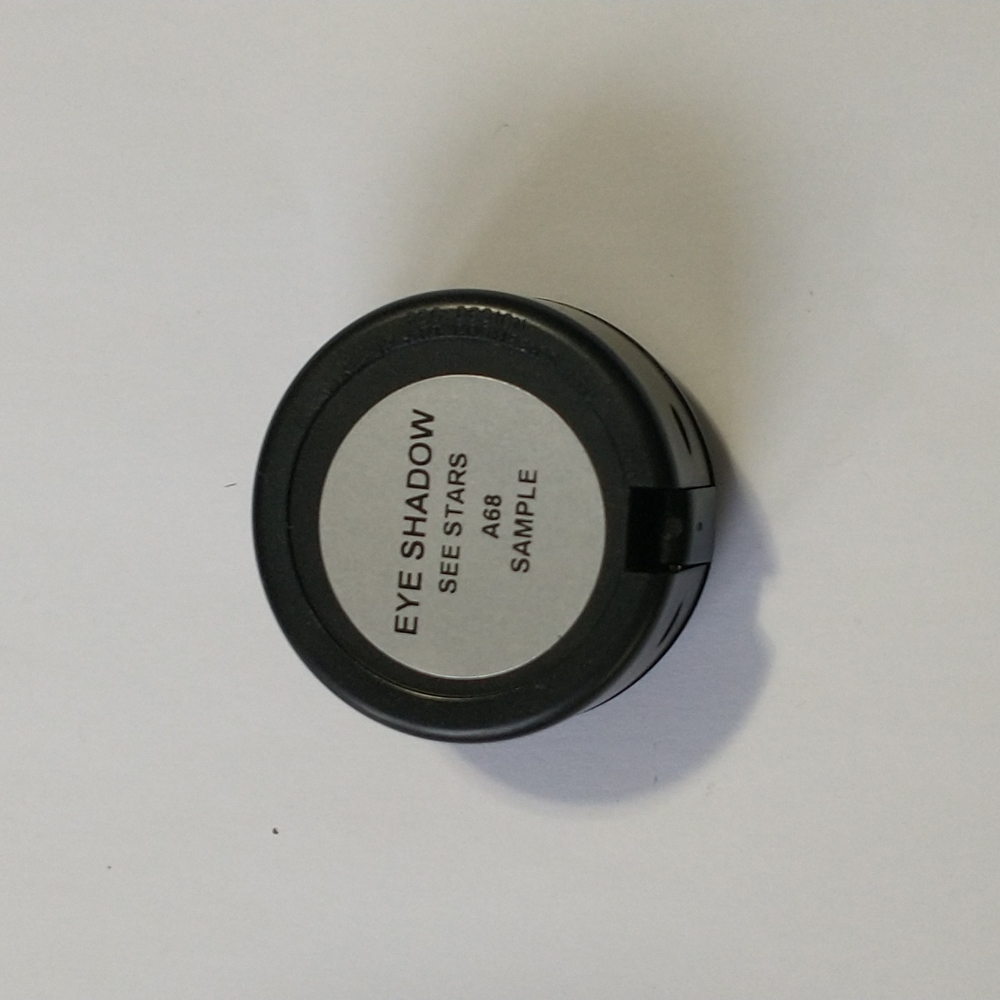 Eyeshadow - Picture 3 of 4